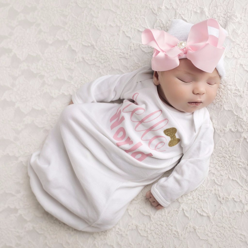 newborn's layette