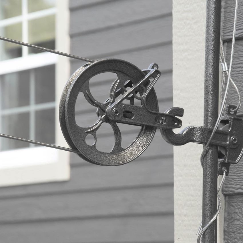 Home setup showing Strata Mini Winch securing a clothesline.